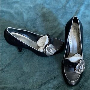 BCBG Girls pumps